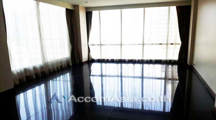 picture 🔼🔽 AccomA 📩 Modern condo with private balcony and open layout (1513968) - 5/10