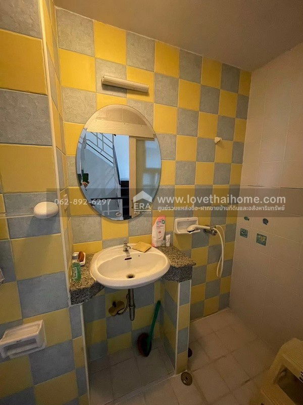 picture 3-storey townhouse for sale, Soi Pracha Uthit 12, Rim Suan Don Mueang Village, corner unit, facing the road on 3 sides, size 23 square wah, - 6/13
