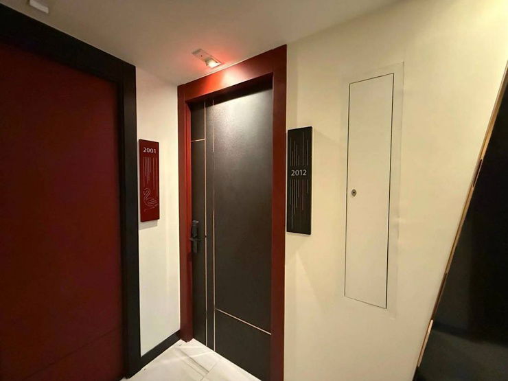 picture Why buy this unit? Quiet, private, good atmosphere, views both day and night. - 15/20