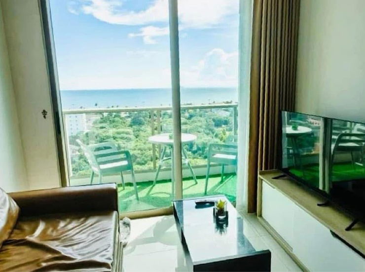 picture A luxury condominium near the beach, located in the heart of Jomtien’s most popular residential area. Convenient access, great atmosphere perfect  - 4/16