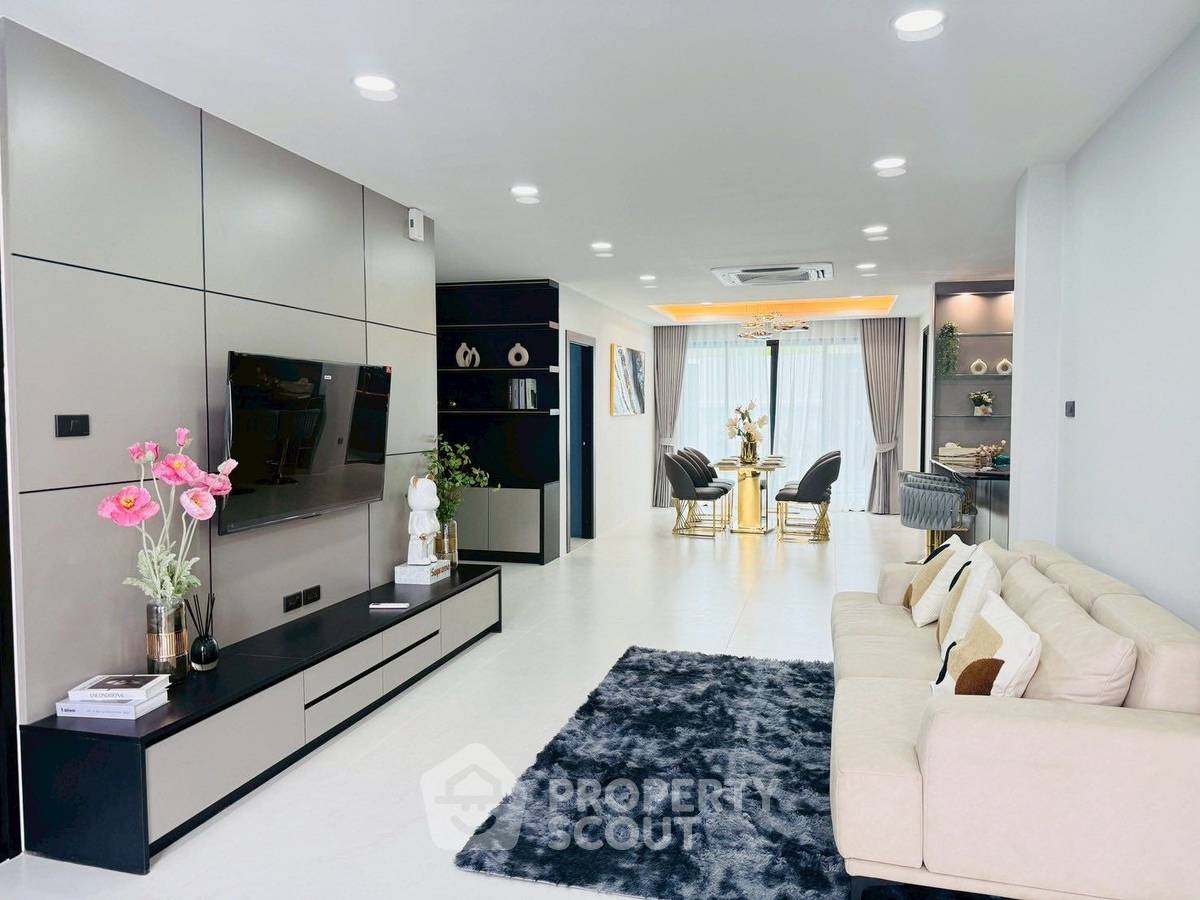 รูป บ้าน 5-ห้องนอน ใกล้ เมืองพัทยา (ID 2232660) - รูปที่ 3/16