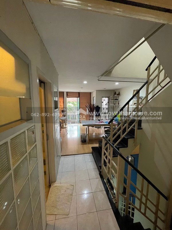 picture 3-storey townhouse for sale, Soi Pracha Uthit 12, Rim Suan Don Mueang Village, corner unit, facing the road on 3 sides, size 23 square wah, - 10/13