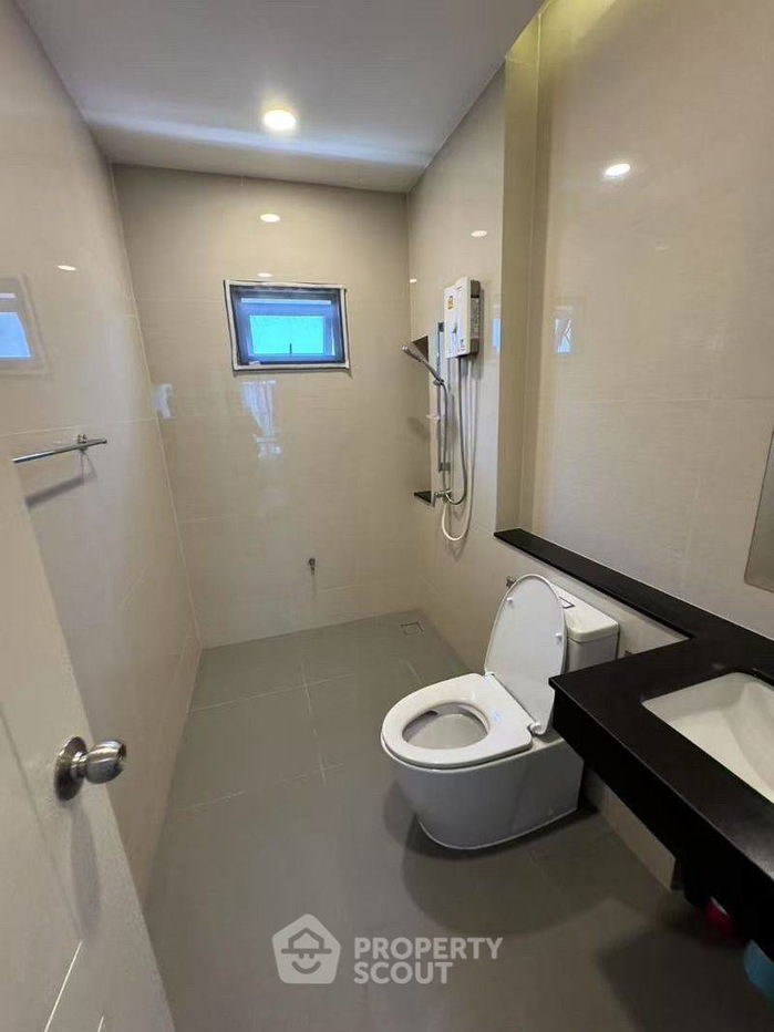picture 3-BR House in Bang Lamung (ID 2111942) - 8/10