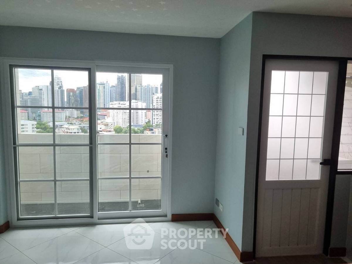 picture 2-BR Condo at D.S. Tower 2 Sukhumvit 39 Condominium near MRT Sukhumvit (ID 882560) - 3/17