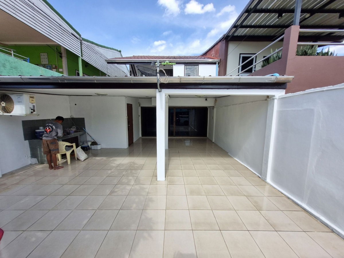 picture Newly renovated 2-storey twin house for rent in Pincharoen 3 Village, Songprapa Road, Don Mueang - 8/11