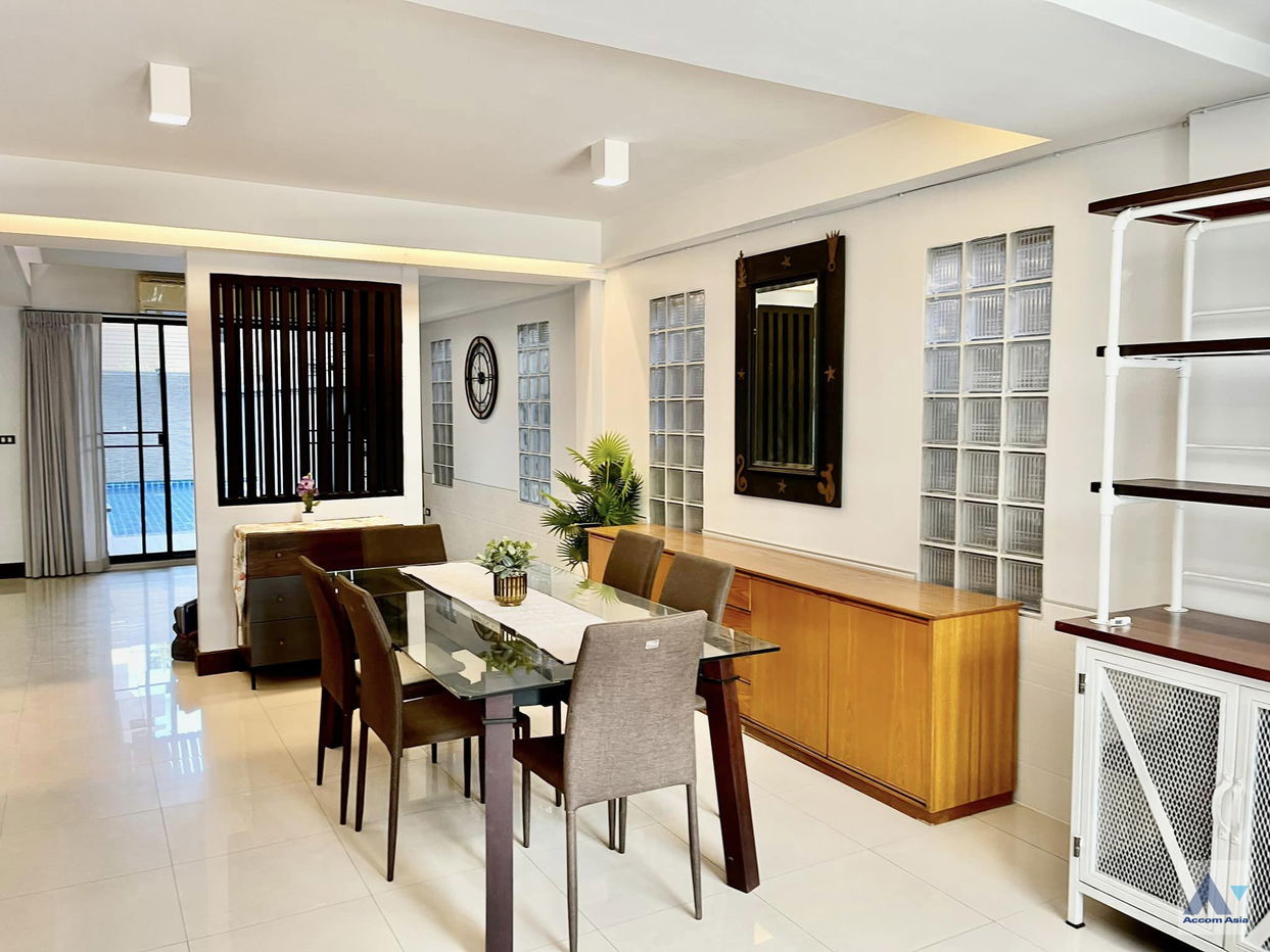 รูป 🔼🔽 AccomA 📩 Sunlit family home with private garden and pool in Sukhumvit (AA24620) - รูปที่ 4/15