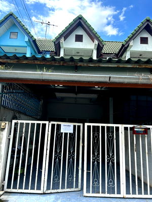 เช่าทาวน์โฮม กรุงเทพมหานคร : ทาวน์โฮม 2 ชั้น ลาดกระบัง เลี้ยงสัตว์ขนาดเล็กได้ ใกล้นิคมลาดกระบัง
