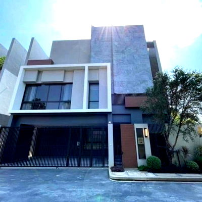 บ้านเดี่ยวให้เช่า : ✨ 4 Bed 5 Bath Luxury House - FOR RENT ✨
