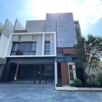 ✨ 4 Bed 5 Bath Luxury House - FOR RENT ✨