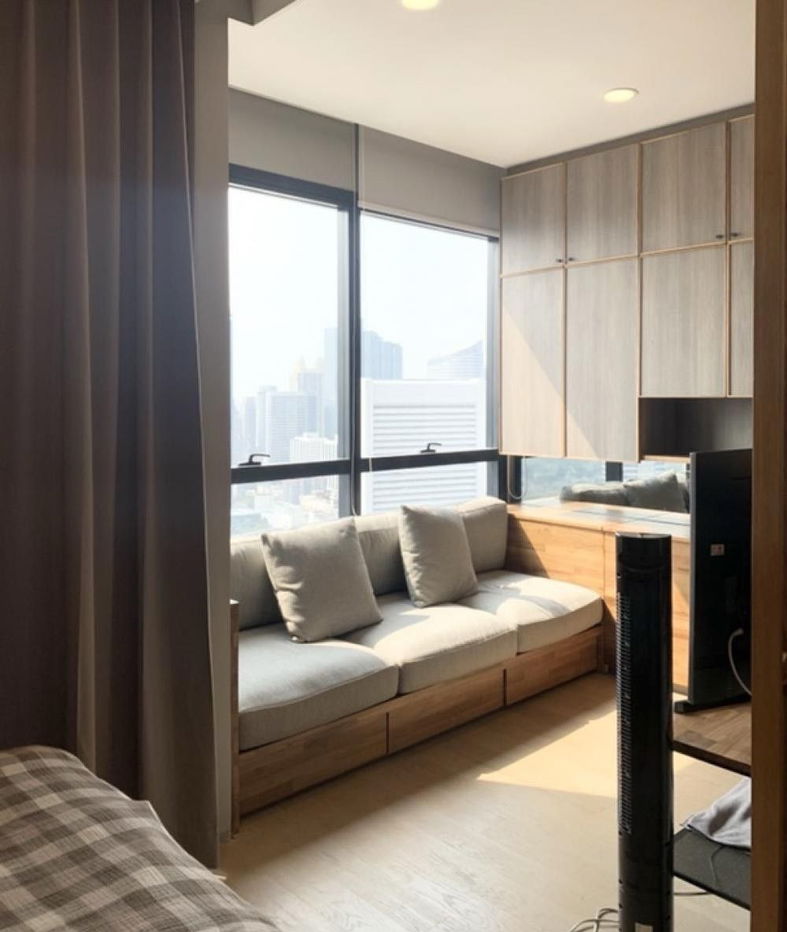 รูป Ashton Chula Silom【𝐑𝐄𝐍𝐓】🔥ห้องสไตล์มูจิบวกความลักชู เฟอร์นิเจอร์จัดเต็ม ส่วนกลางครบครัน ใกล้สามย่านมิตรทาวน์ 🔥  ติดต่อไลน์ไอดี: @hacondo - รูปที่ 4/10
