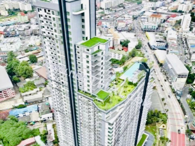 picture Why buy this unit? Quiet, private, good atmosphere, views both day and night. - 2/20