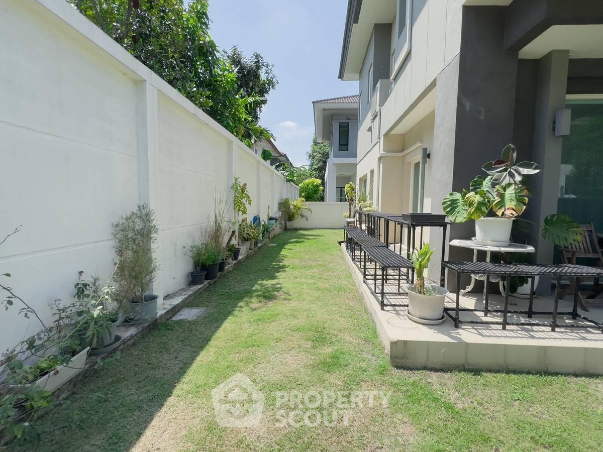 picture 4-BR House at THE CITY RAMINTRA-WONGWAEN in Sam Wa Tawan Tok (ID 2230489) - 10/24