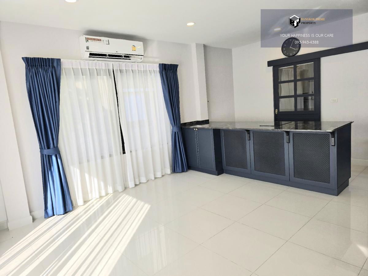 picture The City Pattanakarn | Largest size, corner plot, with a waterfall, koi pond, and trees around the house | #2025073111223 - 4/18