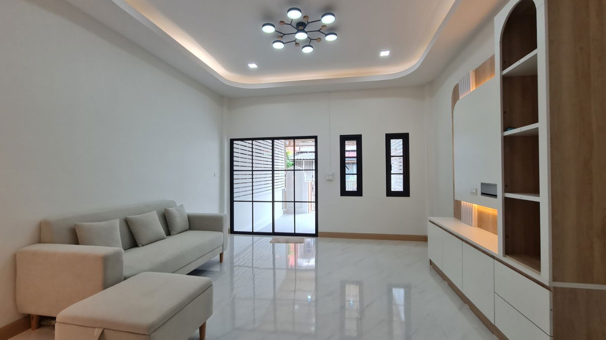 รูป S339 🏡 ขายด่วน ทาวน์เฮาส์ 2 ชั้น หมู่บ้านอินทราวิว เพียง 1,790,000 บาท พรีโอน - รูปที่ 8/20
