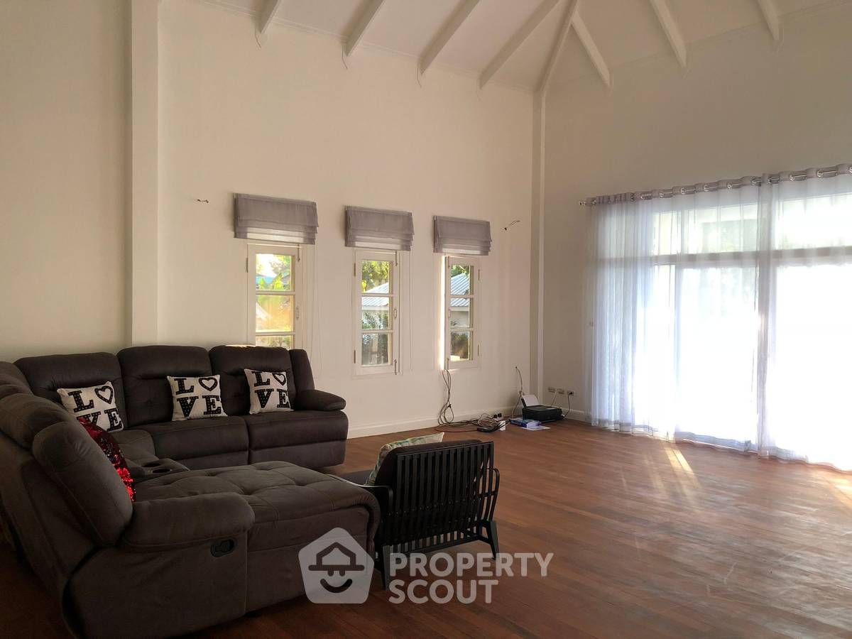 รูป วิลล่า 5-ห้องนอน ใน วังก์พง (ID 1445509) - รูปที่ 5/12