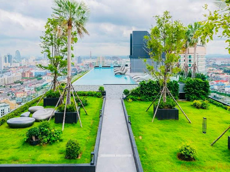 picture Why buy this unit? Quiet, private, good atmosphere, views both day and night. - 17/20