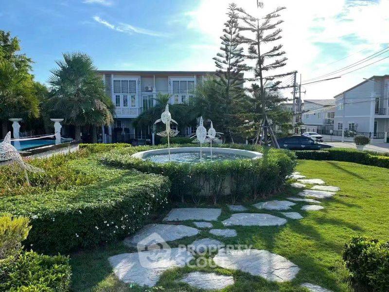picture 4-BR Townhouse close to East Pattaya (ID 2159565) - 12/12