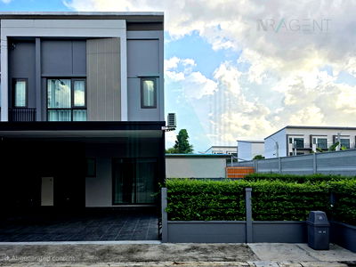 Townhouses for rent : For Rent 2-story Townhouse PLENO RATCHAPRUKE-SATHORN 3 bedroom 3 bathroom