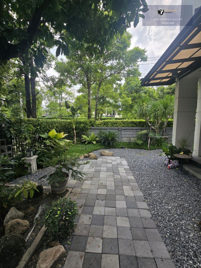 picture The City Pattanakarn | Largest size, corner plot, with a waterfall, koi pond, and trees around the house | #2025073111223 - 16/18