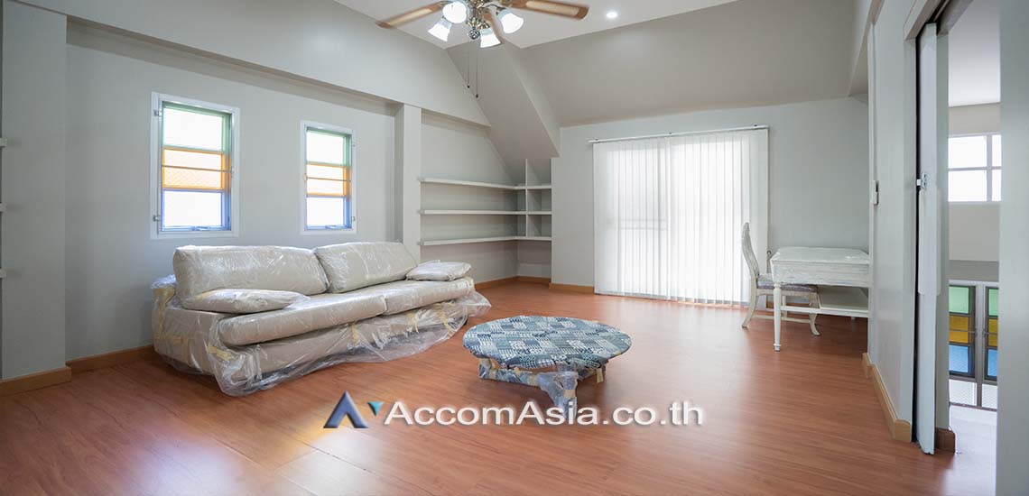 picture 🔼🔽 AccomA 📩 Villa-style home with elegant design and greenery view (95245) - 15/20