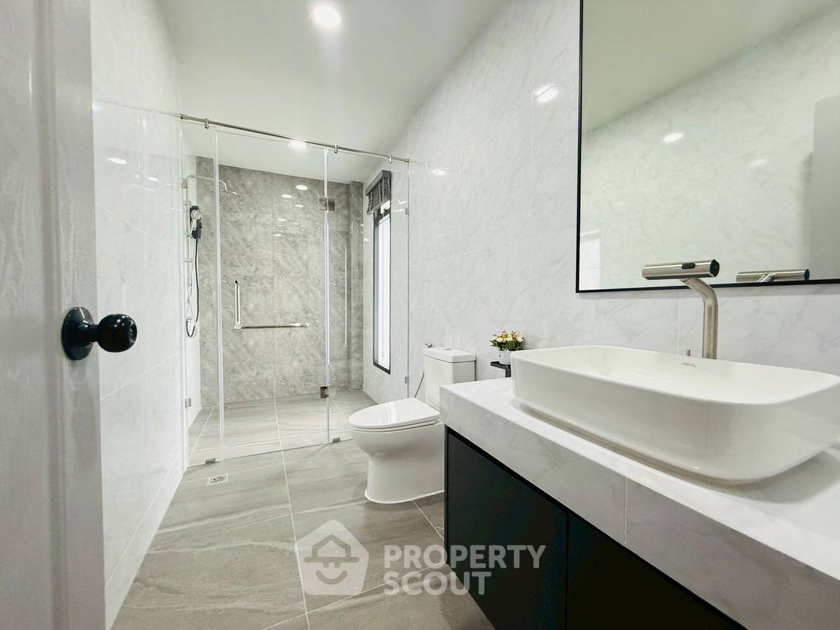 รูป บ้าน 5-ห้องนอน ใกล้ เมืองพัทยา (ID 2232660) - รูปที่ 15/16