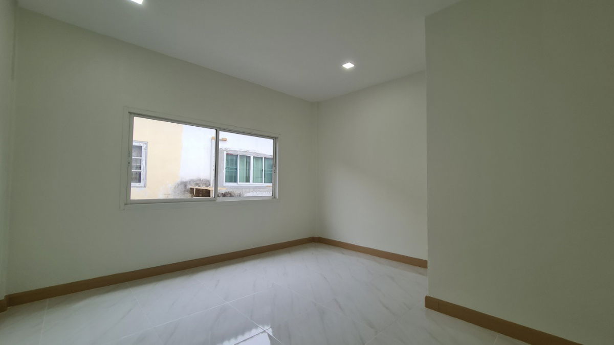รูป S339 🏡 ขายด่วน ทาวน์เฮาส์ 2 ชั้น หมู่บ้านอินทราวิว เพียง 1,790,000 บาท พรีโอน - รูปที่ 19/20