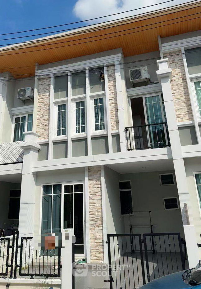 picture 4-BR Townhouse close to East Pattaya (ID 2159565) - 1/12