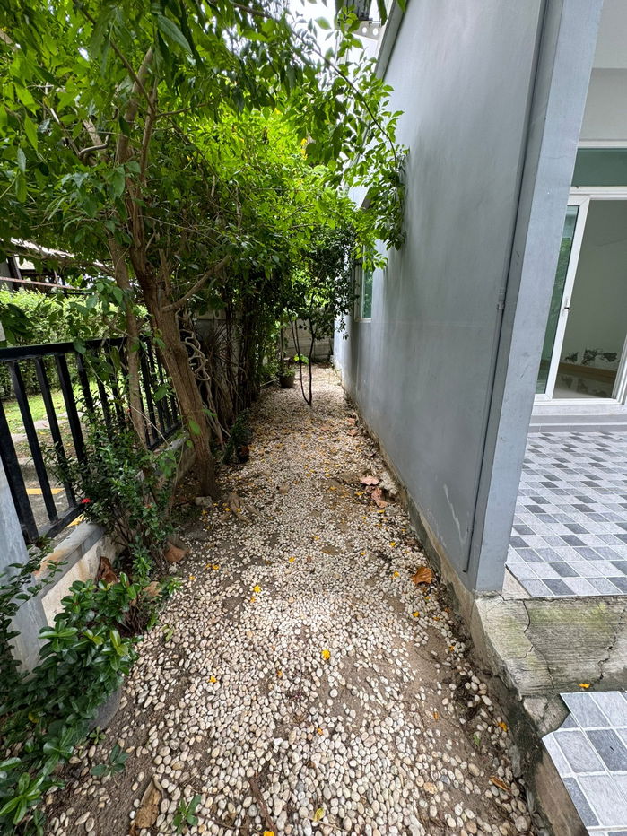 รูป ขายด่วน ทาวน์เฮ้าส์ 2 ชั้น คาซ่า ซิตี้ Casa City ดอนเมือง เนื้อที่ขนาด 25.20 ตารางวา 3ห้องนอน 2ห้องน้ำ หลังมุม ติดสวน ถนนเมน เดินทางสะดวก  - รูปที่ 4/10