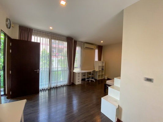 picture FOR RENT SOUL EKAMAI - LADPRAO / 3 bedrooms 4 bathrooms / 48 Sqw. 300 Sqm. **120,000** LUXURIOUS PROJECT CLOSE TO TOWN IN TOWN - 9/15