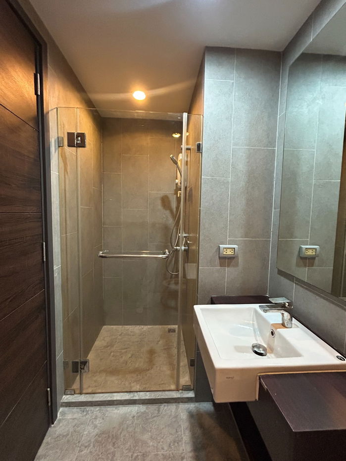 รูป ให้เช่าคอนโด C Ekkamai 2 ห้องนอน ชั้นสูง ห้องสวย วิวตึกสูง พร้อมเข้าอยู่ - รูปที่ 12/21