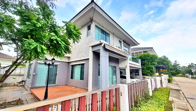 เช่าบ้านเดี่ยว ถนนศรีนครินทร์-ร่มเกล้า : ให้เช่าบ้านเดียว 2 ชั้น เพอร์เฟค เพลส กรุงเทพ - กรีฑา