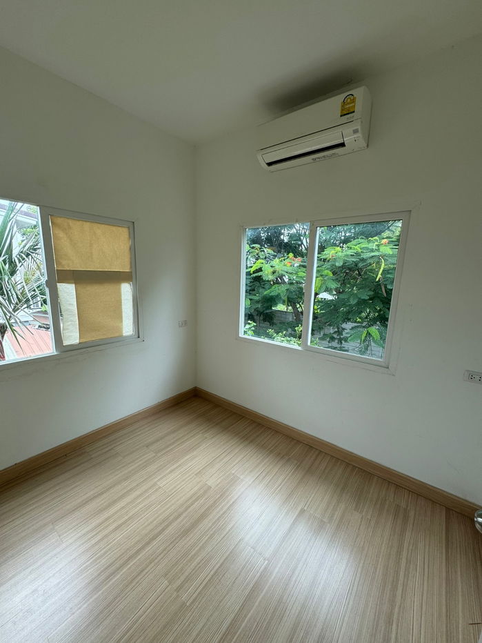 รูป ขายด่วน ทาวน์เฮ้าส์ 2 ชั้น คาซ่า ซิตี้ Casa City ดอนเมือง เนื้อที่ขนาด 25.20 ตารางวา 3ห้องนอน 2ห้องน้ำ หลังมุม ติดสวน ถนนเมน เดินทางสะดวก  - รูปที่ 8/10