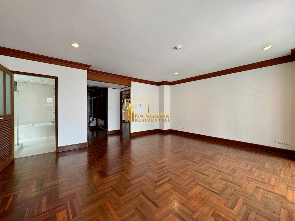 picture Large 4 Bedroom Duplex Apartment in Phrom Phong - BR21290AP - 20/55