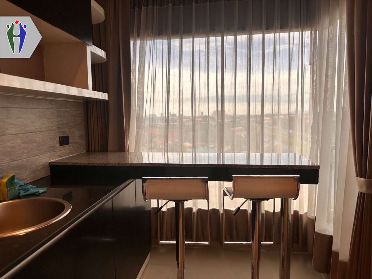 picture Condo 51 sqm Corner unit, High Floor for Rent Close to South Pattaya.  - 2/10