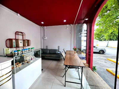 เช่าทาวน์โฮม BTS เอกมัย : ให้เช่าพื้นที่ ซอยทองหล่อ 13 ทำเลดี เหมาะทำร้านดอกไม้หรือธุรกิจขนาดเล็ก (N.1800)