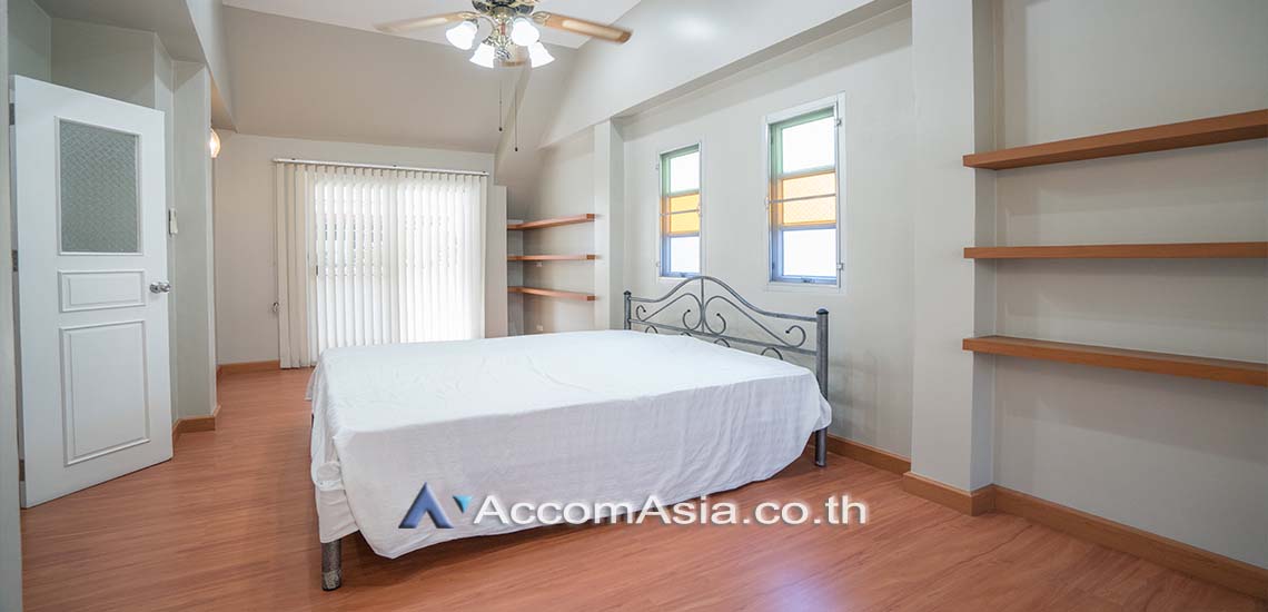 picture 🔼🔽 AccomA 📩 Villa-style home with elegant design and greenery view (95245) - 17/20