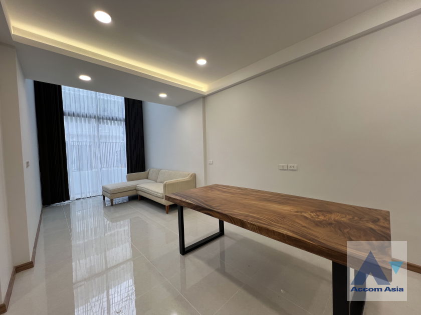 รูป 🔼🔽 AccomA 📩 Modern renovated townhouse in the heart of Ekkamai (AA42420) - รูปที่ 3/20