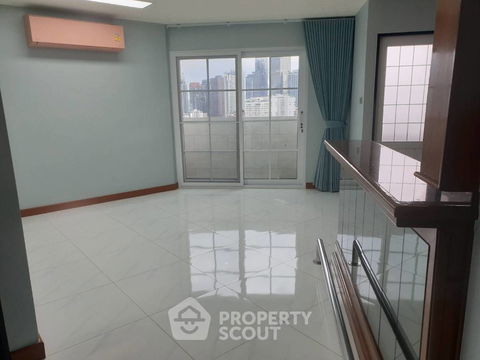 2-BR Condo at D.S. Tower 2 Sukhumvit 39 Condominium near MRT Sukhumvit (ID 882560)