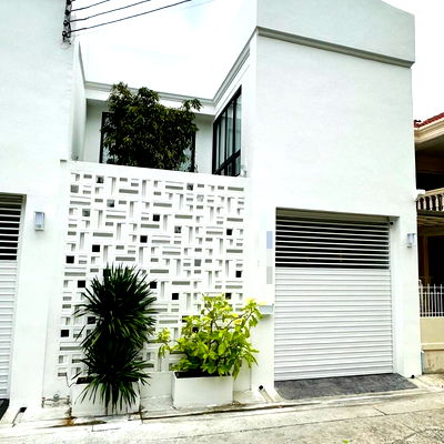 Townhouses for sale : For sale: 2-storey townhouse, fully furnished, ready to move in, Pridi Banomyong, Soi Pattanawet 26