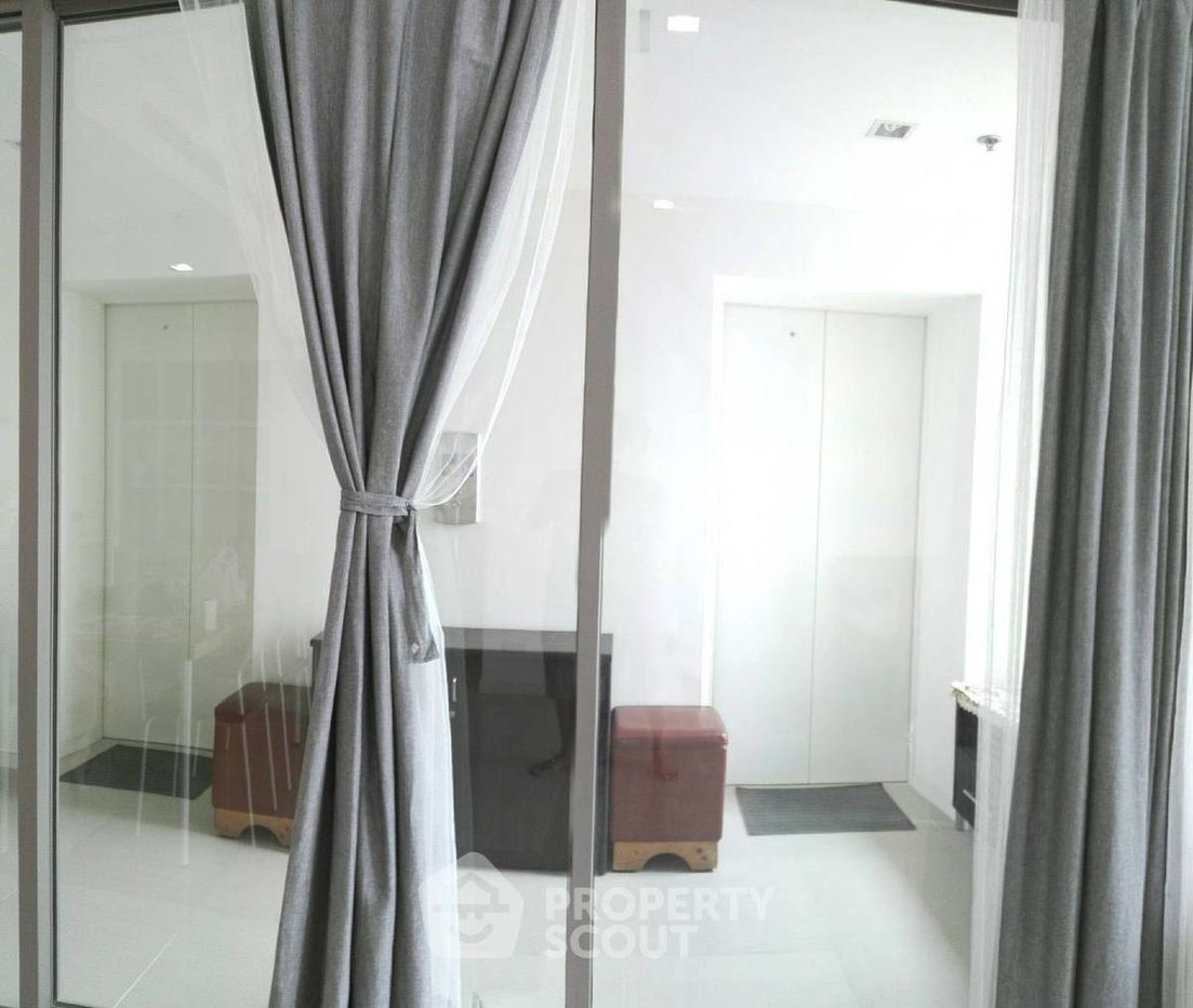 picture 2-BR Condo at Star View close to Phra Ram 3 (ID 1535898) - 8/12
