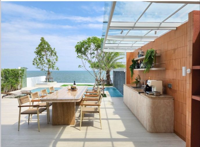 Luxury beachfront home in Cha-am, 𝗨𝗹𝘁𝗿𝗮 𝗟𝘂𝘅𝘂𝗿𝘆 level, ready for you to feel the sound of the waves, experience a perfect life every day.