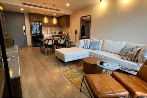 [920071088-26] "Luxury Condo in Bangkoks Prime Location"