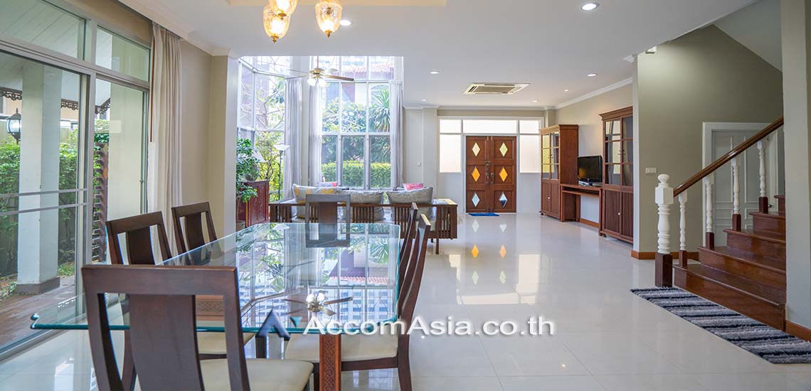 picture 🔼🔽 AccomA 📩 Villa-style home with elegant design and greenery view (95245) - 9/20