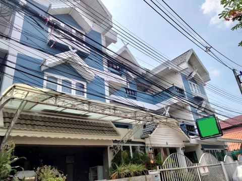 For sale Guest house ขายเกสต์เฮาส์ ในเมืองเชียงใหม่ แถวคูเมือง ใกล้ถนนคนเดินประตูท่าแพ ทำเลดี  