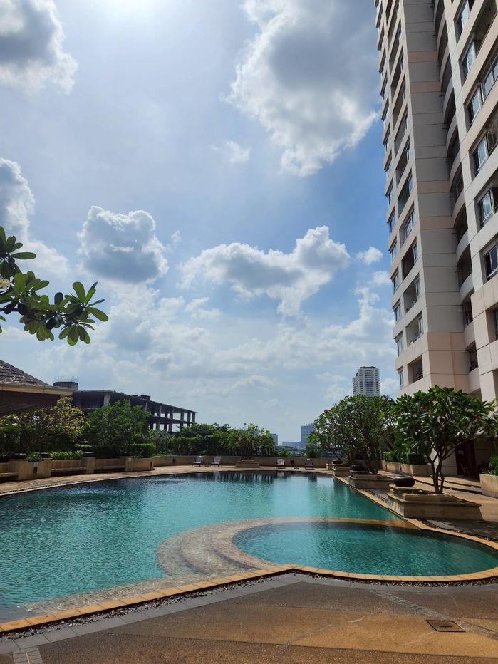 picture Rent : Renovated, elegant and spacious condo, Bangkok riverside. 2 Beds, 2 baths w/bathtub, 2 balconies. - 8/11