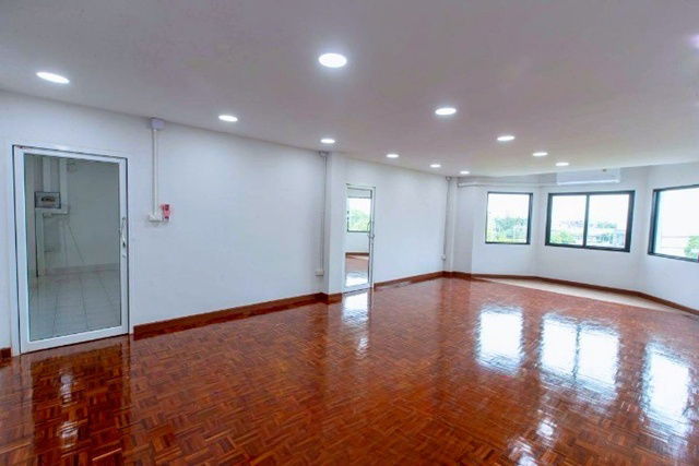 picture Never Used! MRT SuanLuang Rama IX 2.4km. Brand new 4-story luxury commercial Office building for ren - 4/8