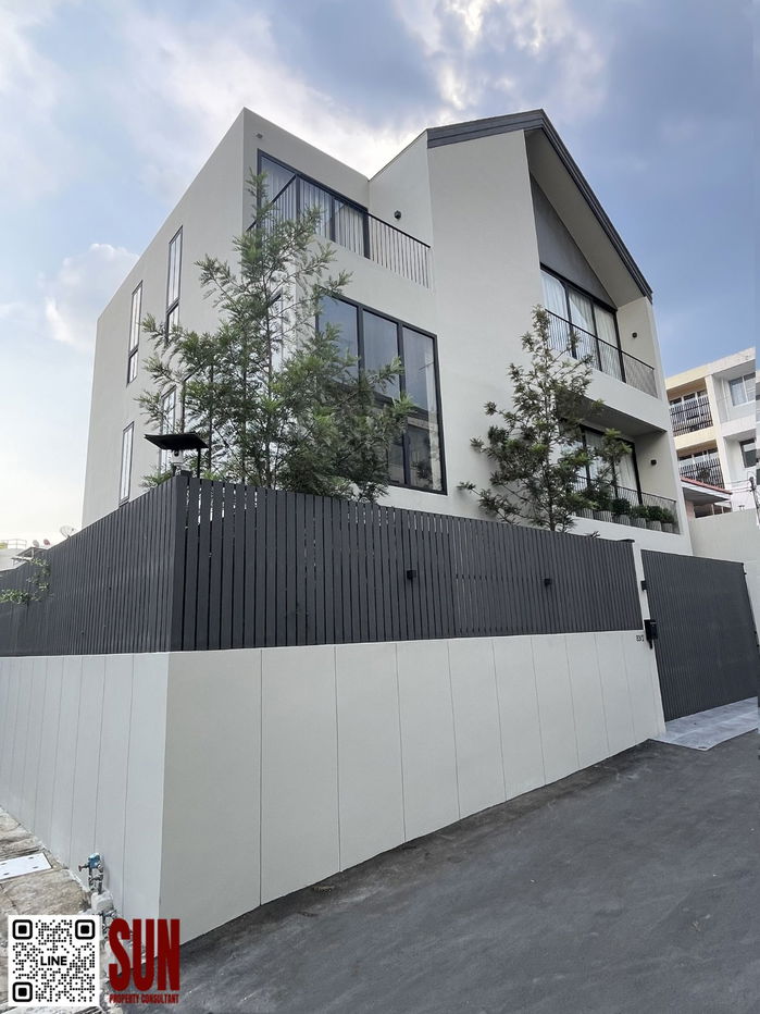picture Newly built detached house with pool, Sukhumvit 71 BTS Phakanong Soi Pridi14 - 3/38