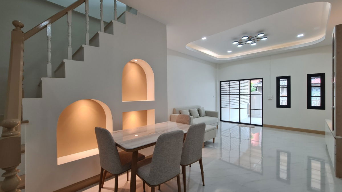 รูป S339 🏡 ขายด่วน ทาวน์เฮาส์ 2 ชั้น หมู่บ้านอินทราวิว เพียง 1,790,000 บาท พรีโอน - รูปที่ 9/20