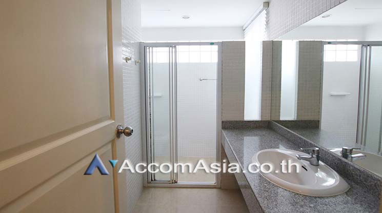picture 🔼🔽 AccomA 📩 Bright home in compound near BTS and Emporium mall (5002901) - 9/11