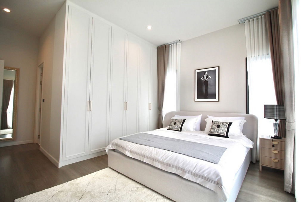 picture Call : 096-993-9879 Setthasiri Bangna Km.10 Project, a luxurious detached house, corner unit, 102 sq.wa, 5 Beds, 6 Baths - 6/14